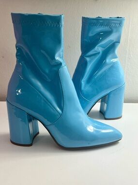 Steve Madden Lynden Patent Blue Block Heel Ankle Boots Size 8